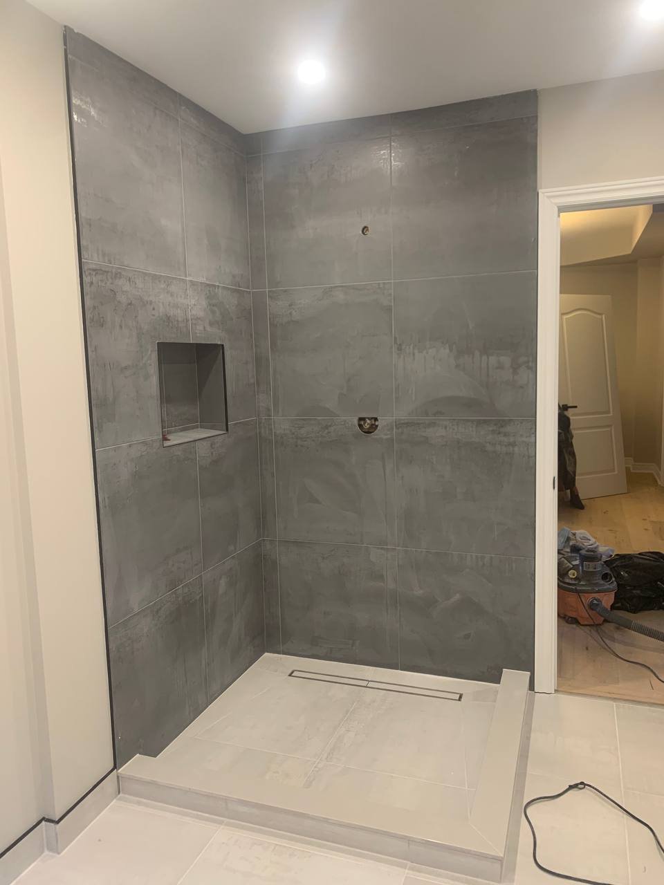 Modern tiled shower